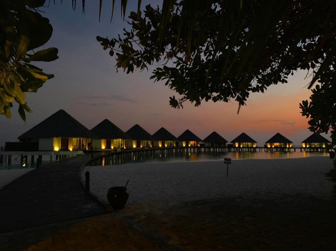Adaaran Prestige Water Villas Meedhoo  Exteriör bild